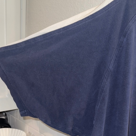 Nike unisex Black and White Shirt - Picture 7 of 12